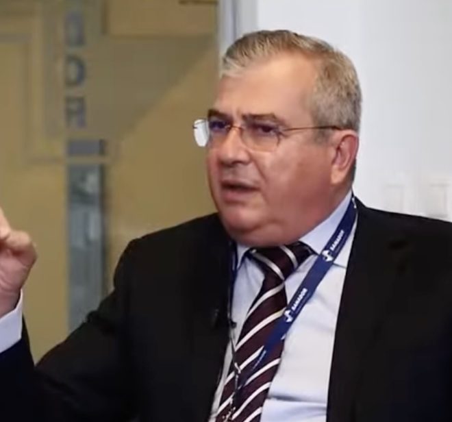 Dacă am adenom de prostată, înseamnă că sunt bolnav și-mi trebuie tratament?